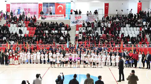Bozüyük 19 Mayıs coşkusunu spor ve gençlik gösterileriyle taçlandırdı