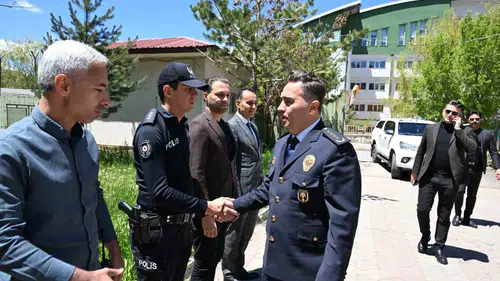 Ağrı Emniyet Müdürü Göksel Önder bayram mesaisindeki ekipleri denetledi