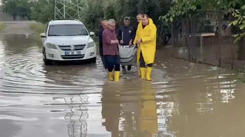 Düziçi’nde sağanak hayatı felç etti