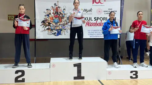 Afyonlu karateciler Uşak’taki şampiyonaya damga vurdu