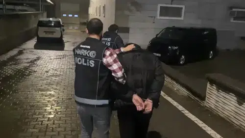 Samsun polisinde operasyon trafiği Onlarca yıl hapis cezası olan iki kişi yakalandı