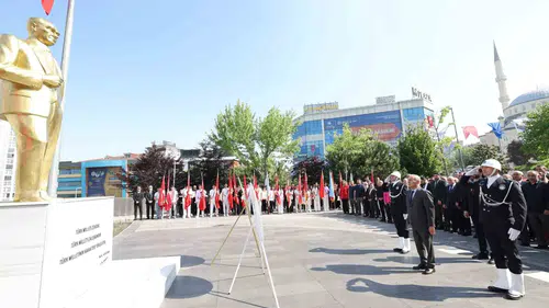 Küçükçekmece 19 Mayıs coşkusunu sokaklarda yaşadı