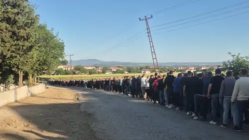 Edirne’nin asırlık bayramlaşma töreninde metrelerce kuyruk oluştu