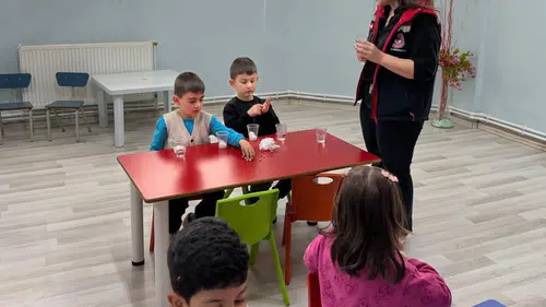 Bayburtlu çocuklar ata tohumunu toprakla buluşturdu