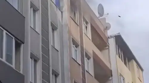 Şişli’deki yangın evden uyuşturucu serası çıkardı