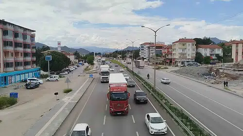 Kurban Bayramı tatili için yola çıkanlar trafiği kilitledi