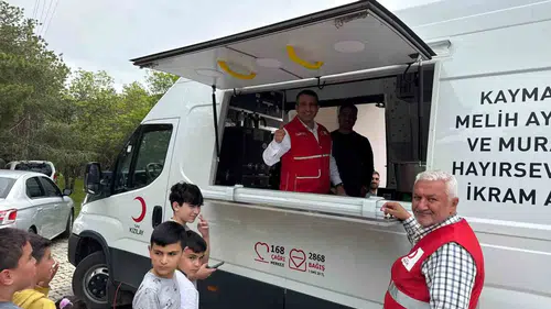 Muradiyeli çocuklara Kızılay eliyle bayram sürprizi