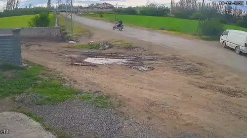 Karakoyunlu yolunda motosiklet kazası Sürücü direğe çarptı