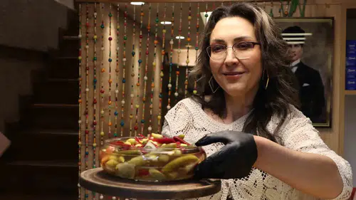 Eskişehirli turşucuda yaz mesaisi başladı