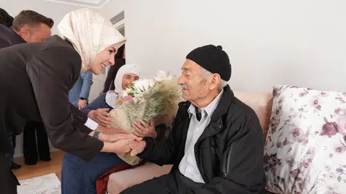 Bakan Göktaş bayramı sahada geçirdi