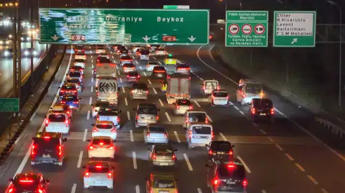 İstanbul çıkışında bayram trafiği başladı