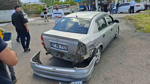 Bingöl yollarında gün boyu süren kazalar 6 kişiyi hastanelik etti