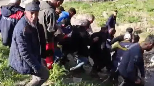 Hakkari’de pancar toplarken 15 metrelik uçurumdan düşen kadın yaşamını yitirdi