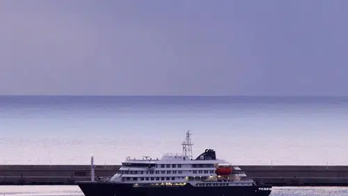 Avustralya hantavirüs taşıyan gemi yolcuları için karantinayı uzattı