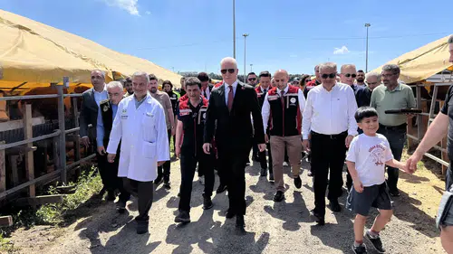 İstanbul Valisi kurban alanlarında son kontrolleri yaptı
