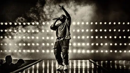 Kanye West İstanbul’u sallamaya geliyor: 75 bin bilet tükendi, dev prodüksiyon için geri sayım başladı