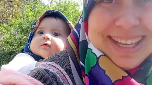 Antalya'da bir anne ve bebeğinin köy maceraları milyonları peşinden sürükledi
