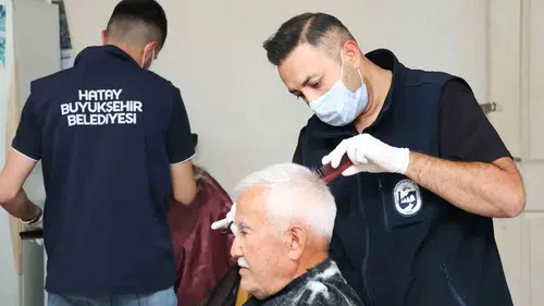 Hataylı yaşlıların bayram tıraşı belediyeden