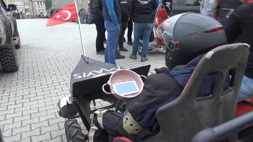 Artvin sokaklarında hurdalardan doğan hız tutkusu