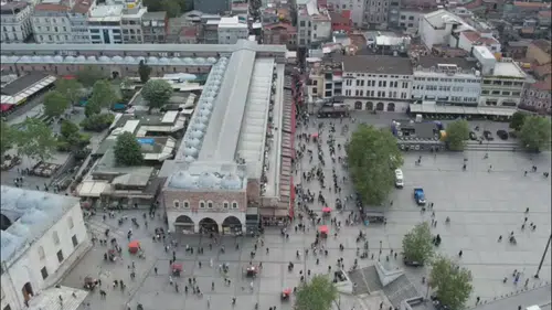 Kurban Bayramı öncesi Eminönü çarşılarında hareketlilik arttı