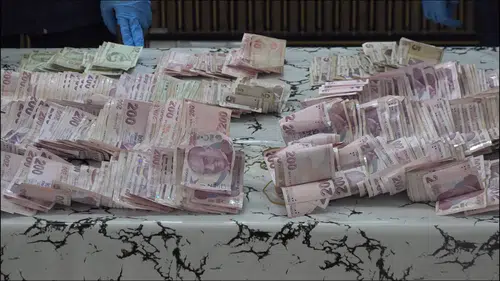 Şanlıurfa otogarında yakalanan dilencinin cebinden 117 bin lira çıktı