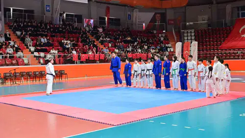 Bahçelievler sokakları 19 Mayıs coşkusuyla doldu taştı