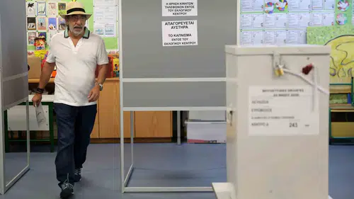 Güney Kıbrıs Rum Yönetimi yeni vekillerini seçmek için sandık başında