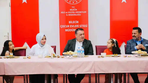 Bilecik Valisi Sözer bayram mesaisinde çocukları ve hastaları unutmadı