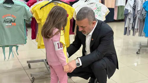 Sincan'da bin yüz çocuğun bayram sevinci