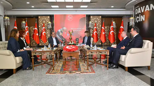 Siyasette bayram mesaisi MHP kapılarını DEM Parti dahil herkese açtı