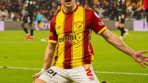 Göztepe ve Galatasaray arasında transfer pazarlığı başladı