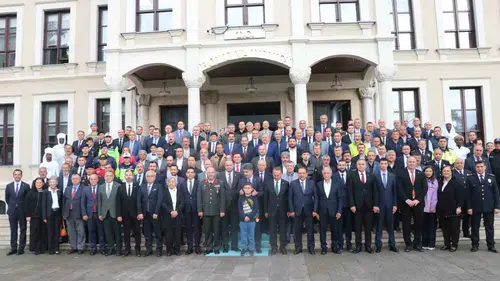 Bolu protokolü bayramlaşmada yollara çıkacak sürücüleri uyardı
