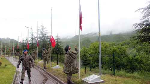 Bingöl yolunda şehit düşen 33 asker anıldı