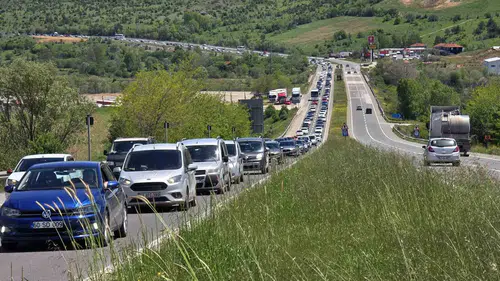 Bayram dönüşü Karabük yolunda trafik kilitlendi