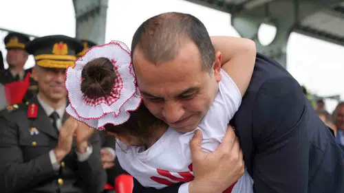 Iğdır’da 19 Mayıs kutlamalarında minik öğrenci kalpleri ısıttı