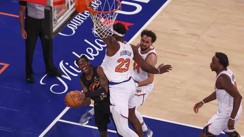 Knicks evinde hata yapmadı ve seride öne geçti
