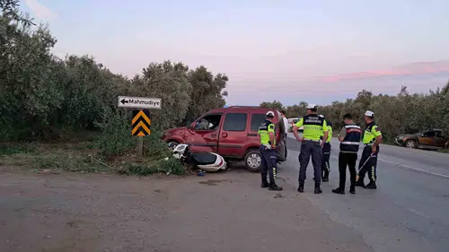 İznik’te motosiklet ve ticari araç çarpıştı