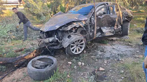 Mersin'de zeytin bahçesine uçan otomobilden sağ çıktı