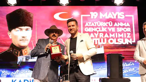 Tavas’ta bayram coşkusu gençlik konseriyle zirveye ulaştı