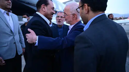 Pakistanlı general Tahran’da diplomatik trafiği başlattı