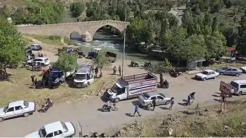Çermik’te kurban pazarı tarihi köprüye taşındı