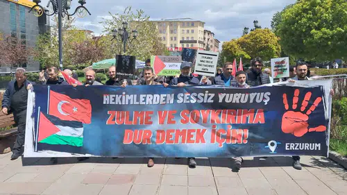 Erzurumlu sağlık çalışanlarından Gazze için 132 haftadır süren sessiz protesto