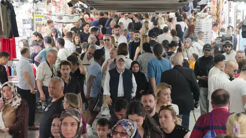 Bayramın son günü Eminönü yine İstanbulluların uğrak noktası oldu