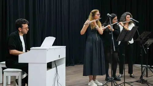 Aliağalı gençler yıl sonu gösterilerinde hünerlerini sergiledi