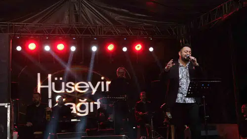 Sarıgöl panayırında Hüseyin Kağıt rüzgarı esti