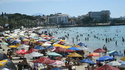 Kuşadası Kurban Bayramı tatilcileriyle doldu taştı
