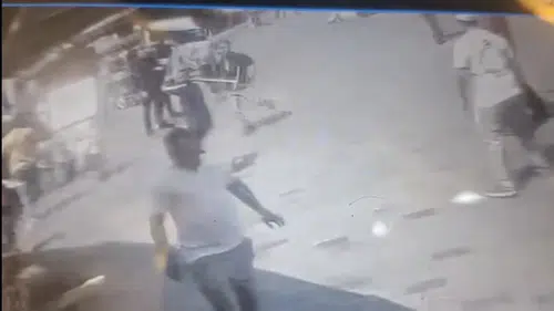 Taksim Meydanı’nda kazmalı saldırı paniği