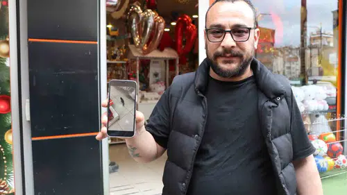Sivaslı esnafın dükkanına beklenmedik kanatlı misafir geldi