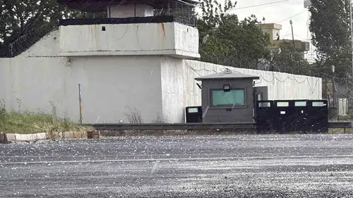 Diyarbakır sokakları dakikalar içinde beyaza büründü