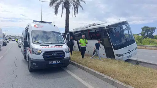 Antalya yolunda otobüs dehşeti Şoför direksiyon hakimiyetini kaybetti